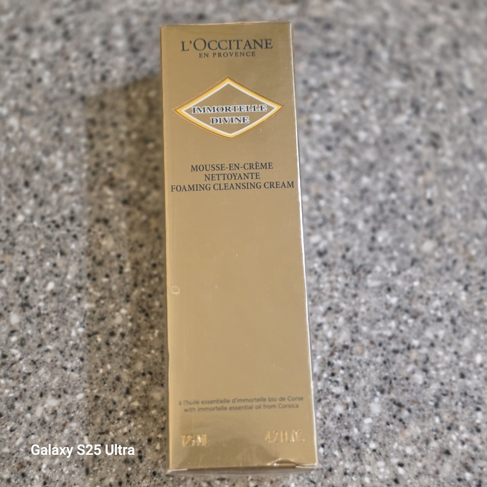 L'Occitane Immortelle Divine Foaming Cleansing Cream - Gold